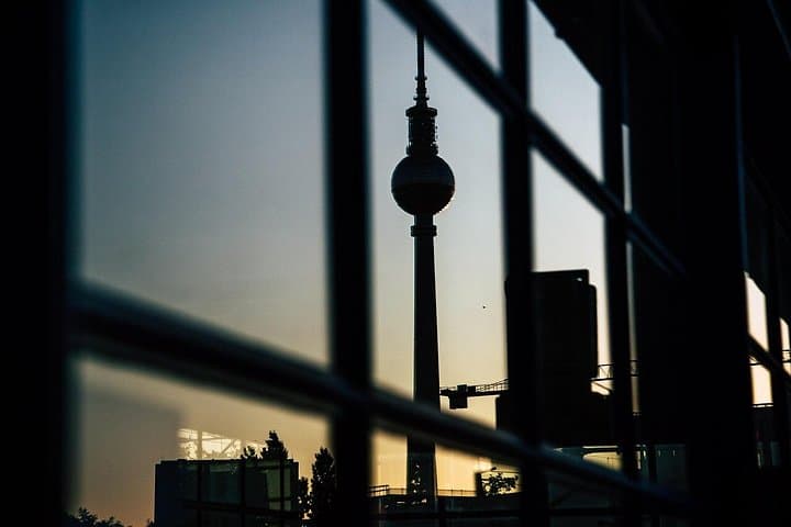 Prague to Berlin Private Transfer with 2 hours of Sightseeing