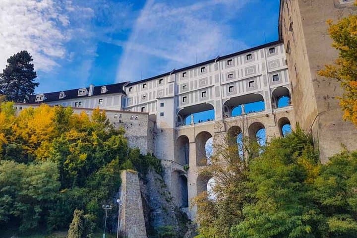 Prague to Vienna Private Transfer with Cesky Krumlov stop
