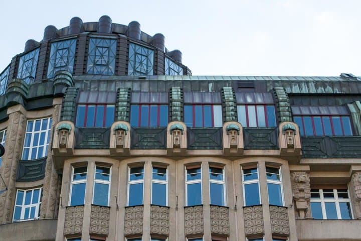 Rondocubism style in Prague