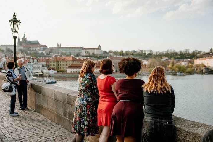 Riverside views and iconic landmarks, with puzzles woven into the walk.