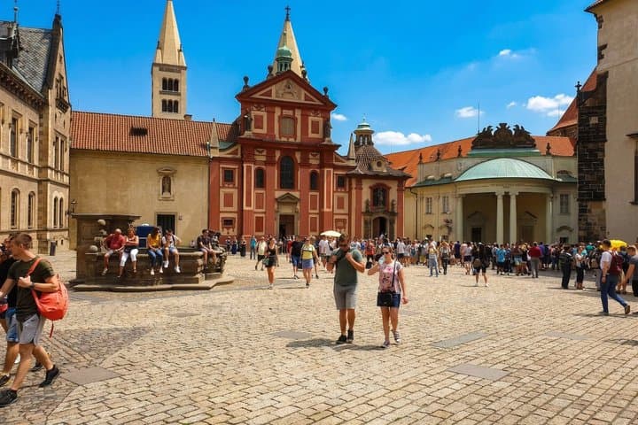 Prague Castle: Admission Ticket With Bus Transfer And Audioguide