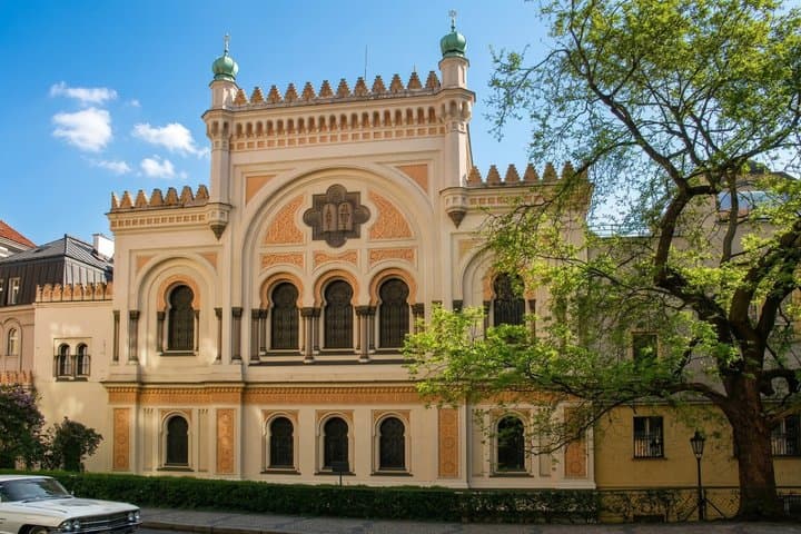 Prague Guided Jewish Quarter and Old Cemetery Tour with Tickets