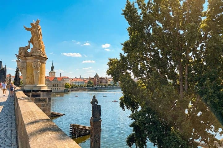 Prague Grand 2,5 hour + 2 hour exterior walking tour