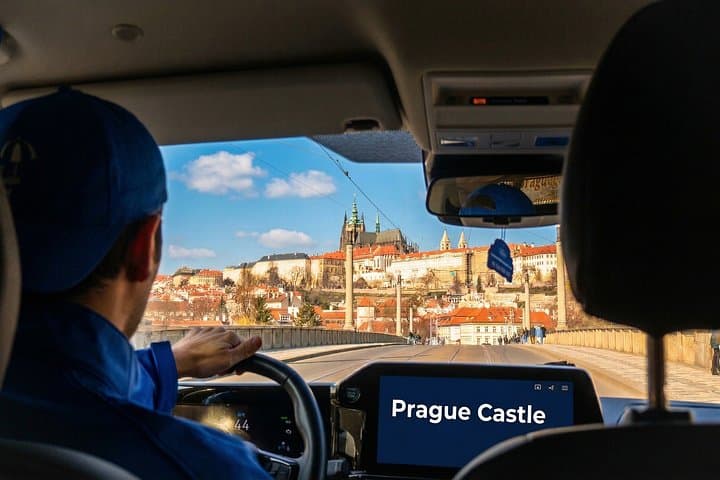 Prague Castle: Admission Ticket With Bus Transfer And Audioguide