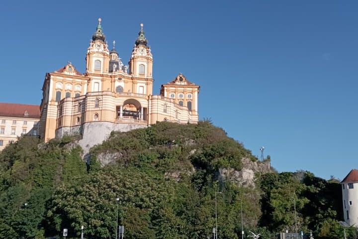 Shared Full Day Guided Tour from Brno to Wachau Valley