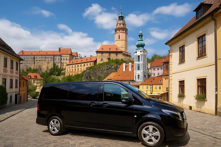 Private Transfer: Prague to Vienna with Optional Scenic Stops
