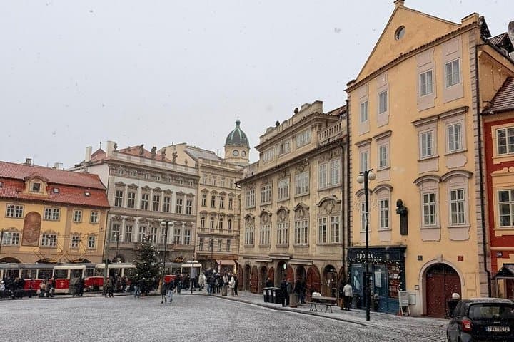 Prague History Highlights including Loreta Monastery tour