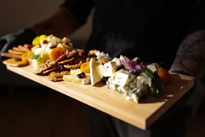 Sundowner Bites and Drinks with Celebrity Chef on the Vltava