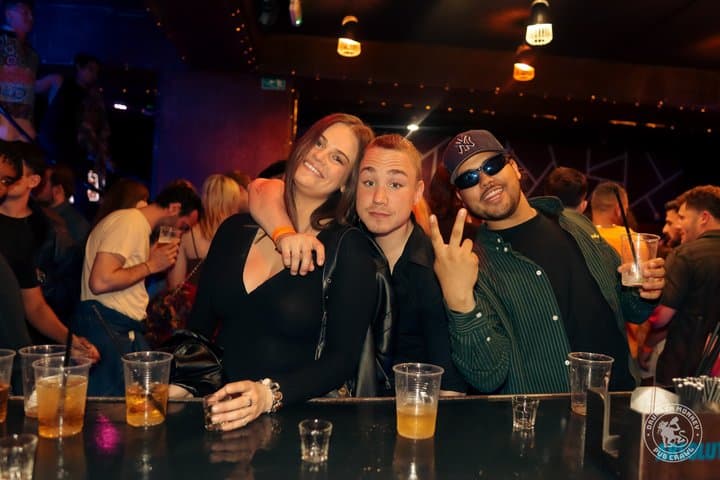 Drunken Monkey Blaze Pub Crawl: 2hr Unlimited Drinks & Club EP!C