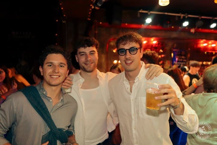 Drunken Monkey Blaze Pub Crawl: 2hr Unlimited Drinks & Club EP!C