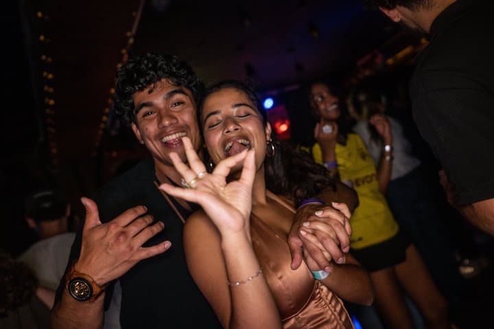 Prague Blaze Pub Crawl 2hr Unlimited Drinks and Top Club Entry