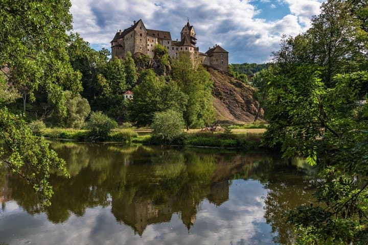 From Prague: Karlovy Vary & Loket Tour – Hot Springs & Castle