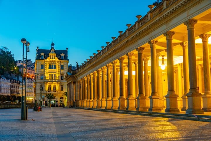 From Prague: Karlovy Vary & Loket Tour – Hot Springs & Castle