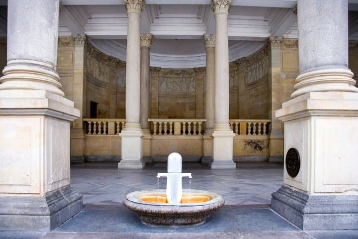 From Prague: Karlovy Vary & Loket Tour – Hot Springs & Castle