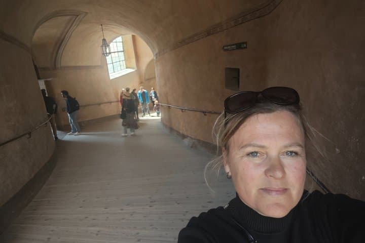 Private Prague ↔ Vienna Driver-Guide via Krumlov & Wachau