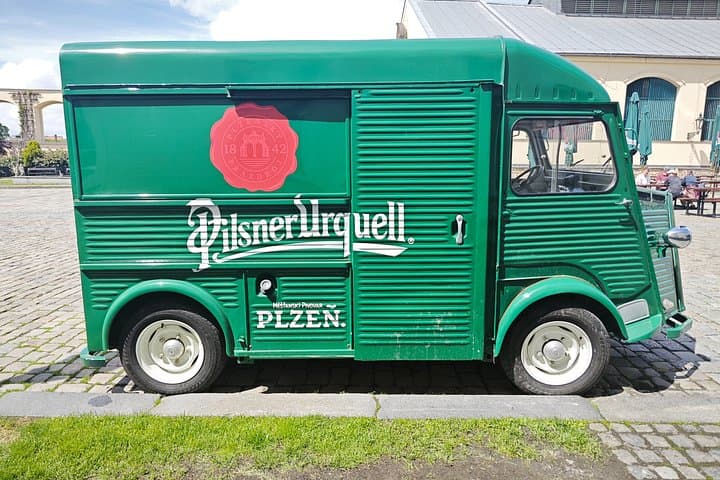 Pilsen, Glassworks & Karlstejn: Private Day Trip from Prague