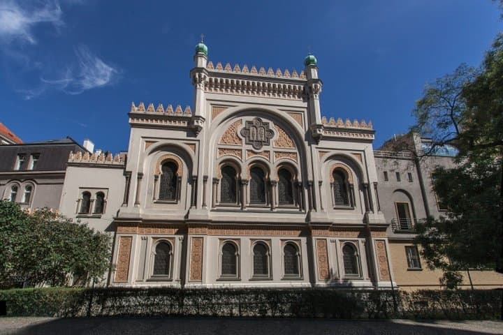 Jewish Prague: Synagogues & Cemetery Small Group Afternoon Tours