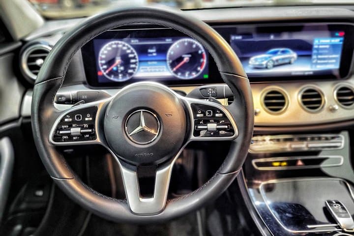 Private ROUND-TRIP to and from KARLOVY VARY(UNESCO Heritage) by LIMOUSINE 3+1pax