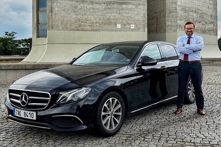 Private ROUND-TRIP to and from KARLOVY VARY(UNESCO Heritage) by LIMOUSINE 3+1pax