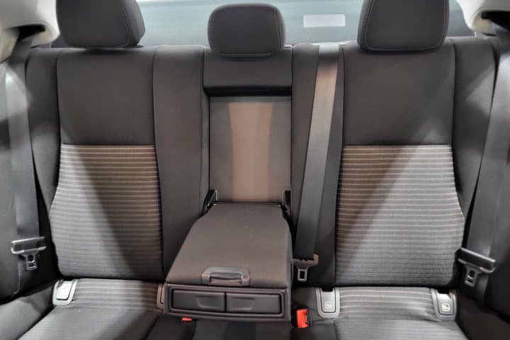 From Prague to Budapest - Private Transfer by LIMOUSINE 3+1pax