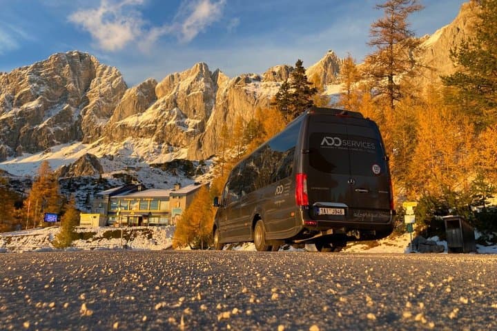 From Prague to Vienna - Private Transfer by MINIBUS Mercedes Sprinter 19+1pax