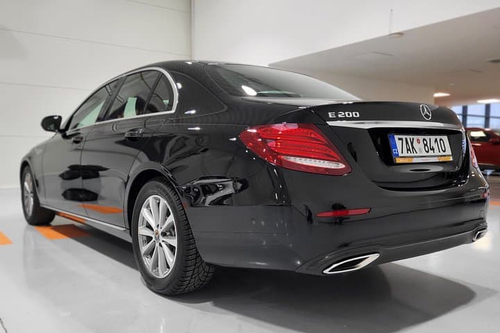 Private ARRIVAL Transfer by LIMOUSINE 3+1pax