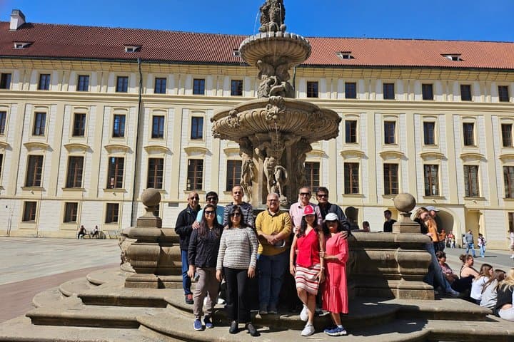 Prague Castle Private Tour: St. Vitus, Golden Lane & Royal Palace