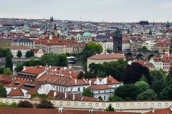 Prague Castle Private Tour: St. Vitus, Golden Lane & Royal Palace