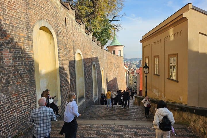 Prague Castle Private Tour: St. Vitus, Golden Lane & Royal Palace
