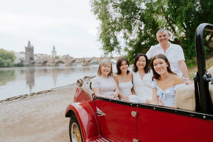 Prague 1 hour Vintage Sightseeing Tour per Group Pricing