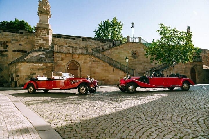Prague 1 hour Vintage Sightseeing Tour per Group Pricing