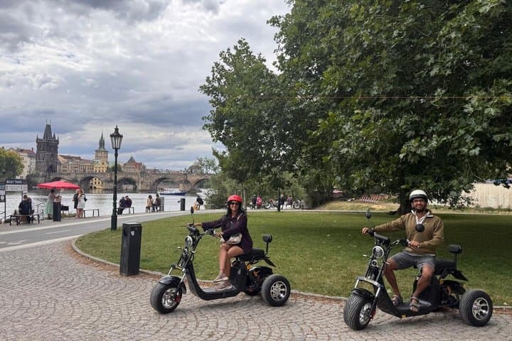 Beverly Hills and Outskirts of Prague on Electric Trike