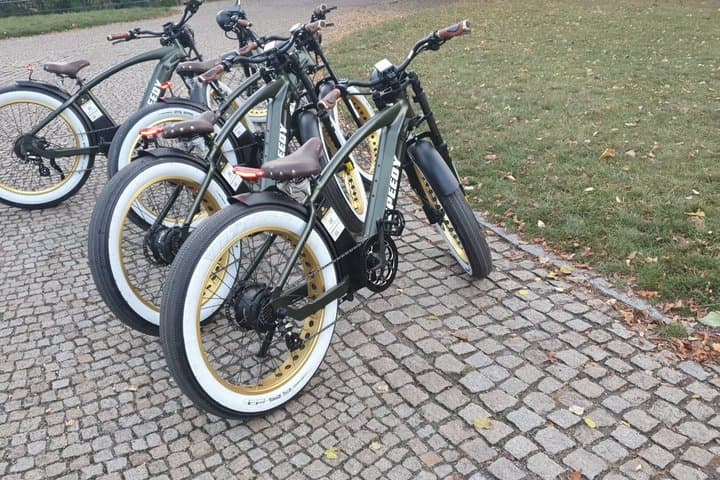 Beverly Hills and Outskirts of Prague on Retro Styled Ebike