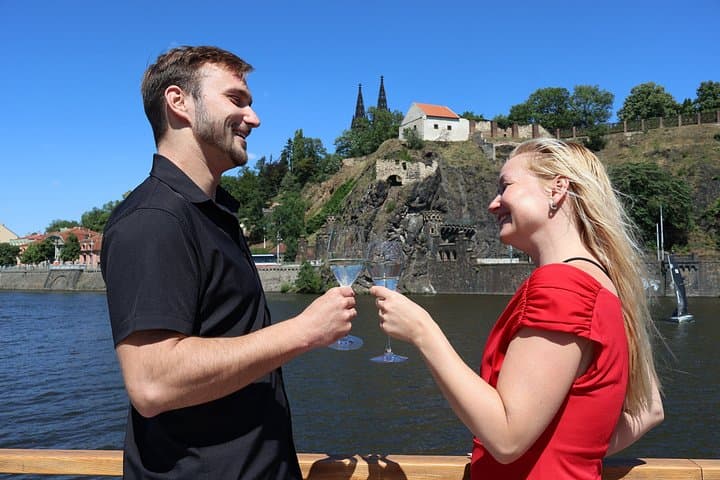 Prague:1h Private Prosecco Boat Cruise & Audio Guide