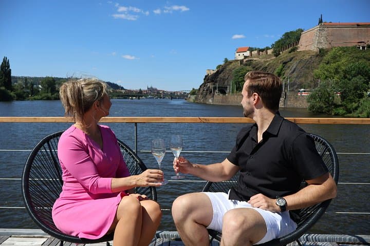 Prague:1h Private Prosecco Boat Cruise & Audio Guide