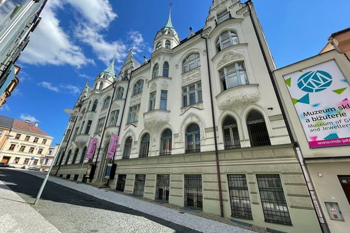 Czech Glass & Jewelry Discovery Full-Day Tour from Prague
