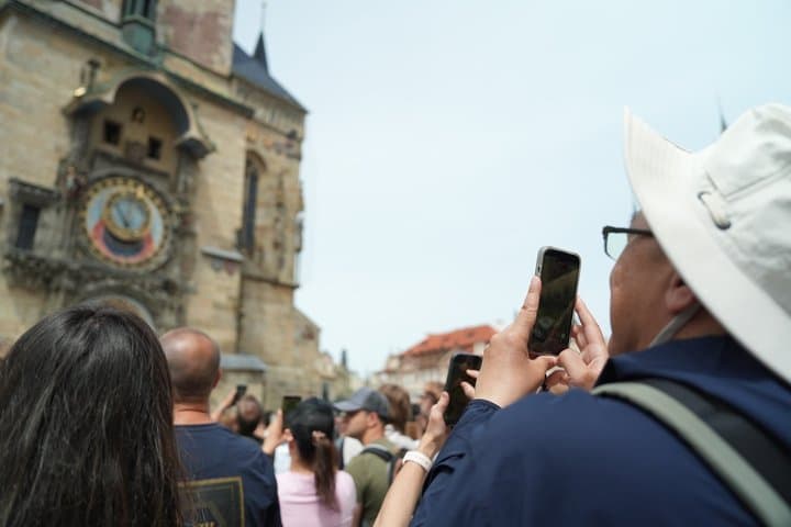 Prague Grand City Tour with Bus,Castle exteriors and River Cruise