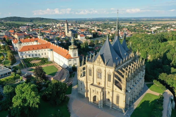 Kutná Hora: Small-Group Bone Church & Medieval Town Tour