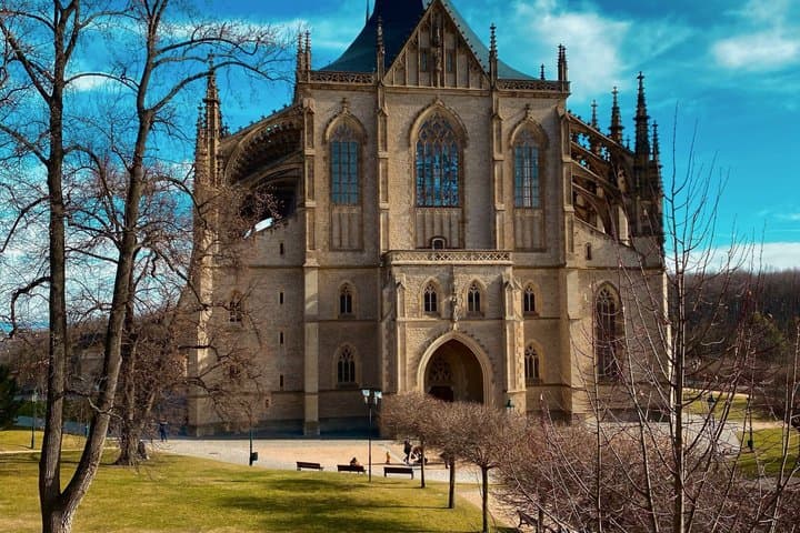 Kutná Hora: Small-Group Bone Church & Medieval Town Tour