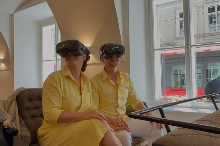 Discover Prague in Virtual Reality Experience from a Carriage