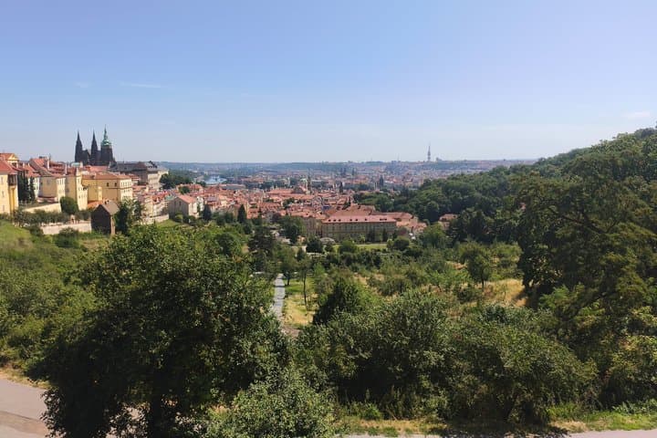 Centuries of History: Prague Castle Walking Tour 3€ + Tips