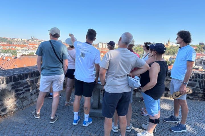 Prague Highlights and Hidden Gems Walking Tour with a Drink