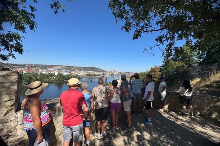 Prague Highlights and Hidden Gems Walking Tour with a Drink