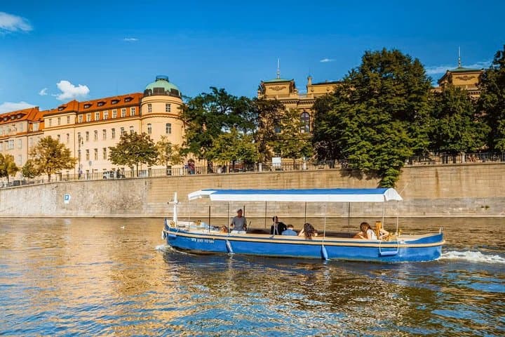 Prague Sightseeing Boat Cruise to Devil Channel