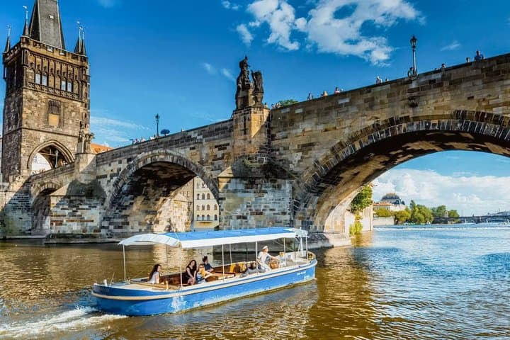 Prague Sightseeing Boat Cruise to Devil Channel
