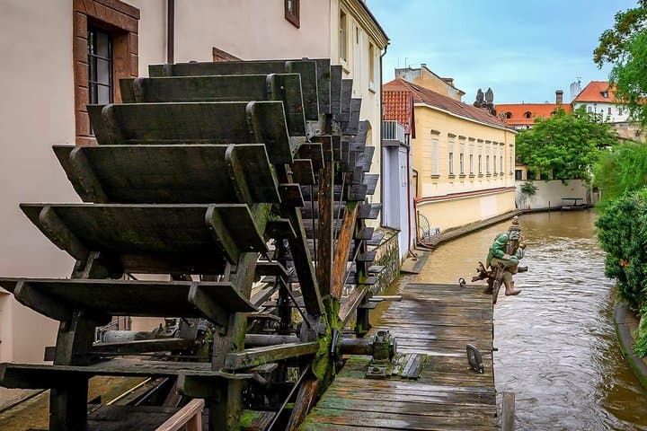 Prague Sightseeing Boat Cruise to Devil Channel