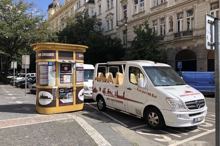 Prague Orientation 1-Hour Bus Tour with Audio Guide