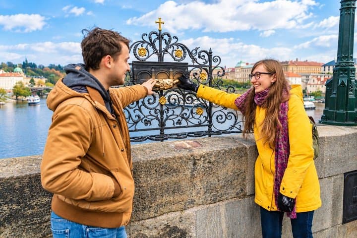 Private Walking Tour: From Charles Bridge to Prague Castle