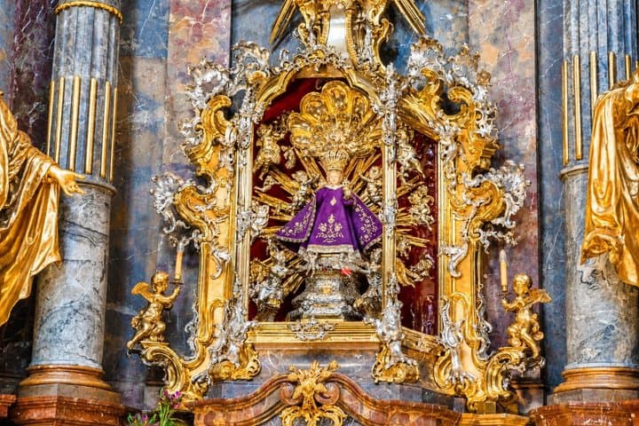 Private Walking Tour: From Charles Bridge to Prague Castle