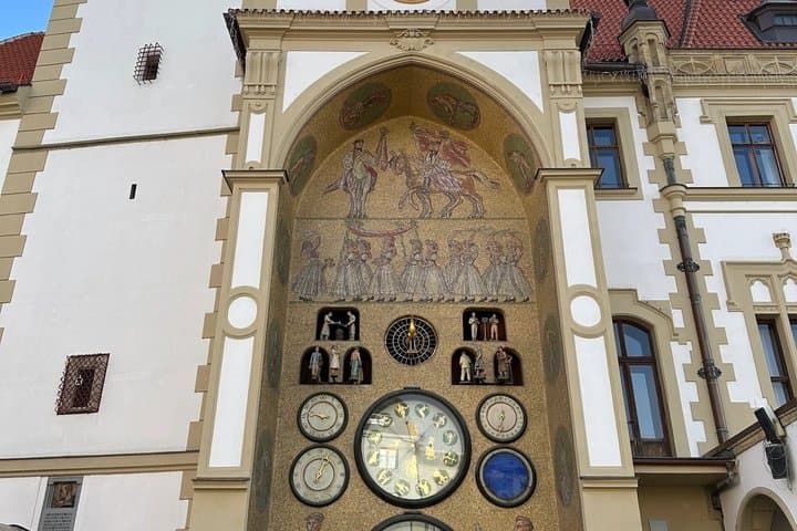 Olomouc Walking Tour: Astronomical Clock with Audio & Quiz